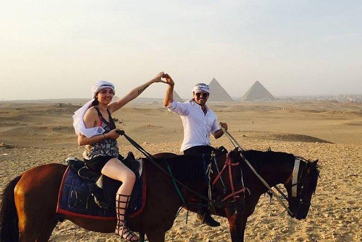 Il Cairo: Piramidi di Giza, Sfinge, Sakkara e Memphis Guided Tour & Camel Ride