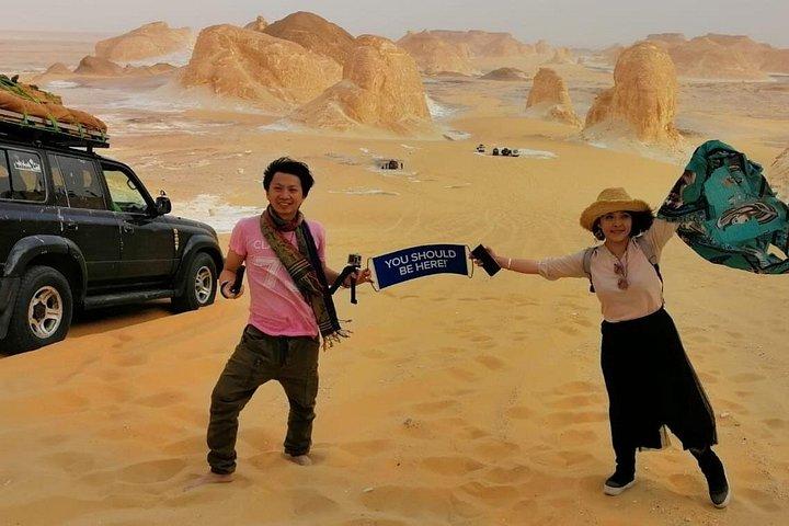 ギザのピラミッド、白い砂漠、ナイル川クルーズとホテルへのマーベル 10 日間