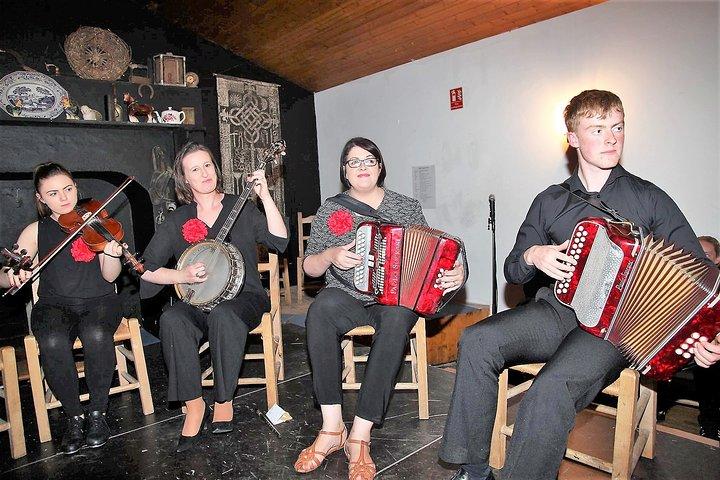 Musica tradizionale irlandese, canto e danza. Galway. Guidato. 2 ore.