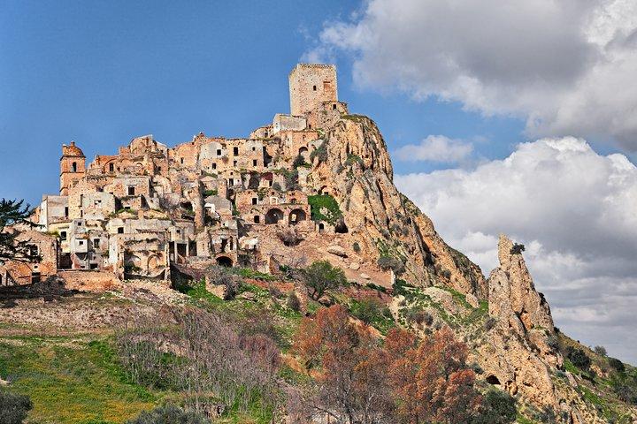 Craco, il paese fantasma, e Museo dell’Amaro Lucano da Matera