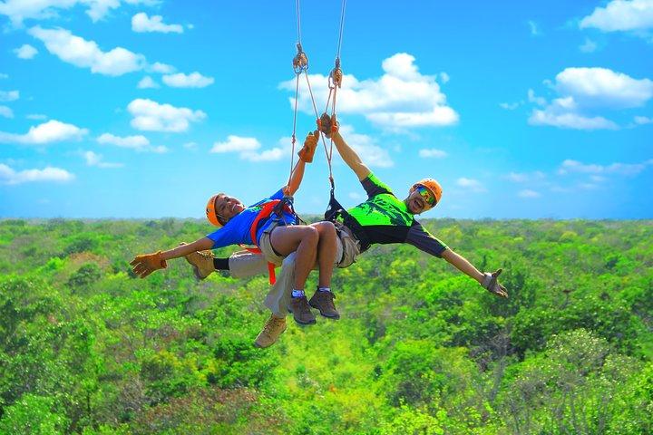 Ancient Adventure : Tulum Ruïnes met ziplines, cenote & buffet