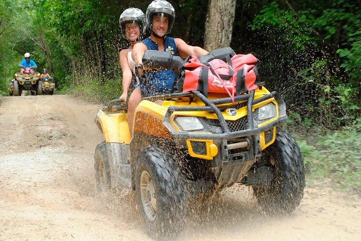 ATV とジップラインを備えたこのスーパー シュノーケリング ツアーでのアドレナリン アドベンチャー。