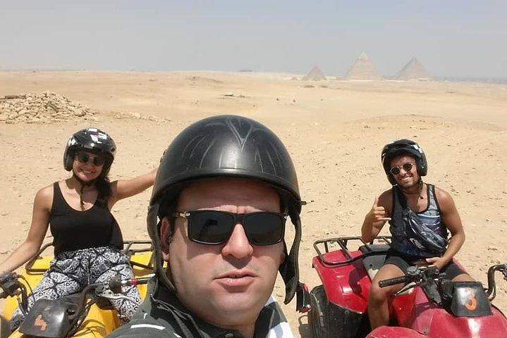 Privat fyrhjulingstur runt pyramiderna i Giza