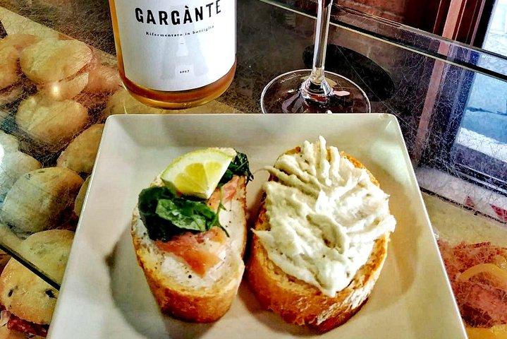 ブルネッティのヴェネチア：レオンの謎を巡る料理の旅