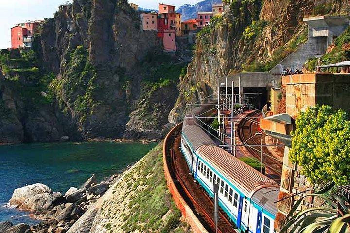 Upptäck magin i Cinque Terre: Privat dagstur från Florens