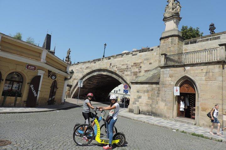 Visite guidée à vélo électrique et trottinette électrique