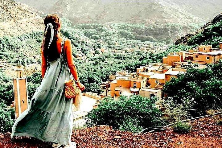 Höga Atlasbergen och 4 dalar Guidad dagsutflykt från Marrakech