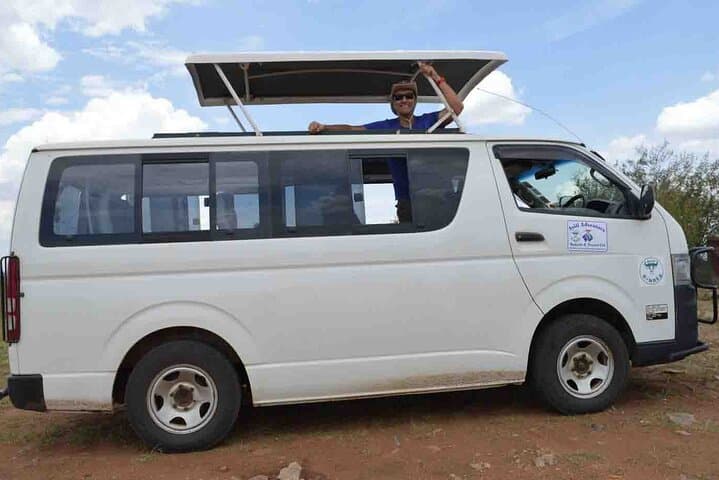 Hire Tour Van for Game Drive From Nairobi