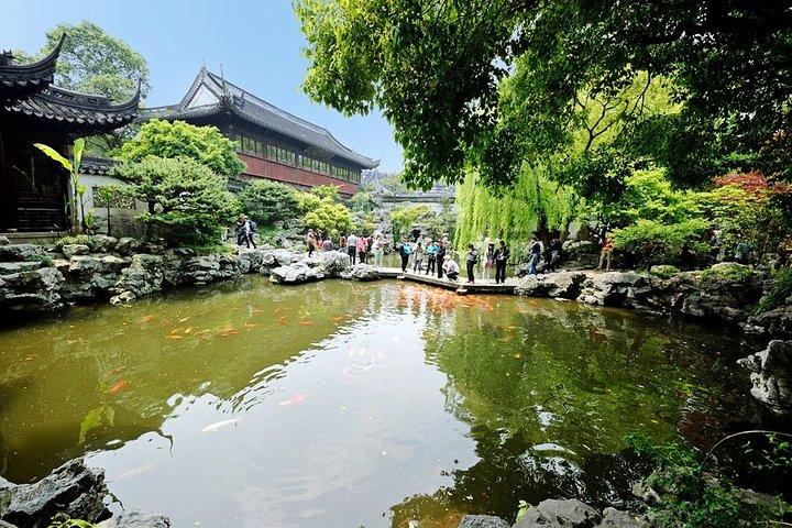 オールインクルーシブオプション付きの街のハイライトのプライベート上海乗り継ぎツアー