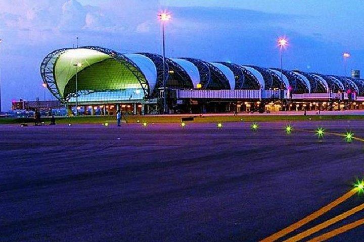 パタヤからスワンナプーム空港へのプライベートトランスファー