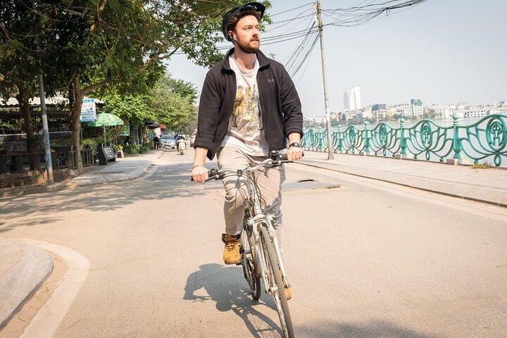 Tour in bicicletta di 3 ore intorno ad Hanoi dalle prime ore del mattino