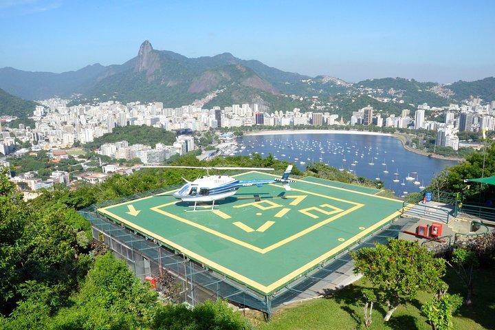 Voo de helicóptero no Rio de Janeiro