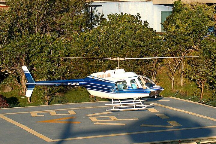 Voo de helicóptero no Rio de Janeiro