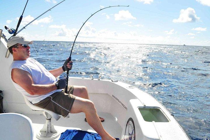 カリブ海でのスポーツ フィッシング。友人や家族と素晴らしい時間をお楽しみください