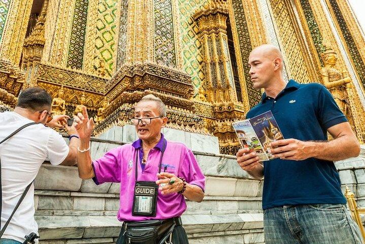 Explore la cultura de Bangkok con guía privado y conductor