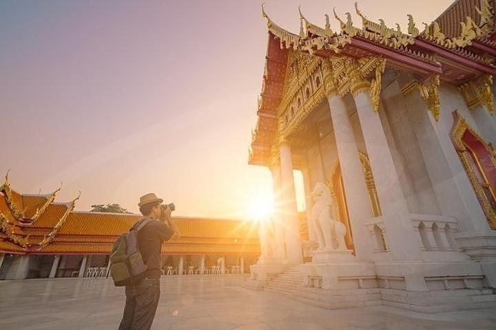 Explore a cultura de Bangkok com guia particular e motorista