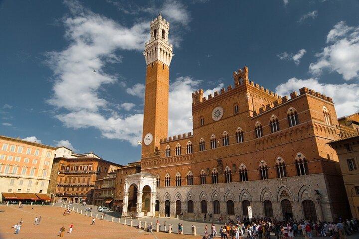 Livorno Shore Excursion: Privat dagstur til Siena og San Gimignano