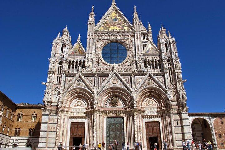 Livorno Shore Excursion: Privat dagstur til Siena og San Gimignano