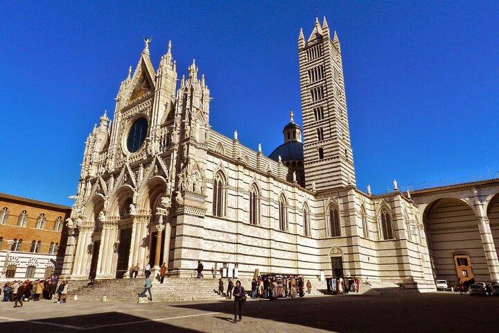 Livorno Shore Excursion: Privat dagstur til Siena og San Gimignano