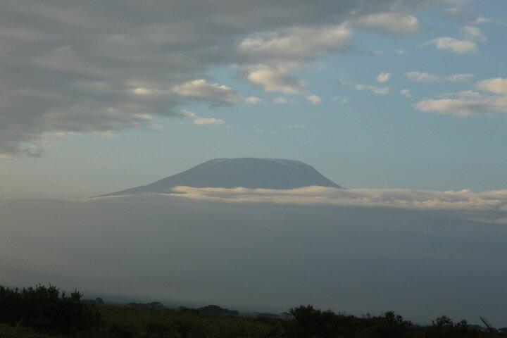 Safari di 4 giorni ad Amboseli N / P, Tsavo East N / P.