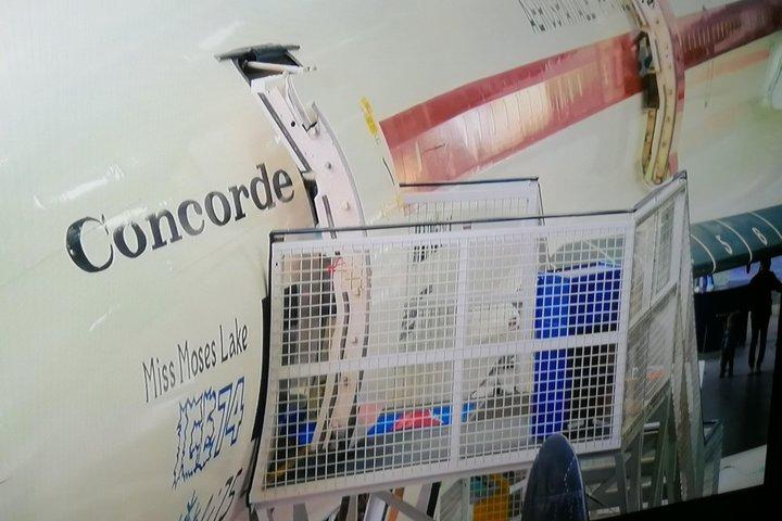 高級自家用車の日雇い：ロンドンと途中降機ダックスフォード帝国戦争博物館