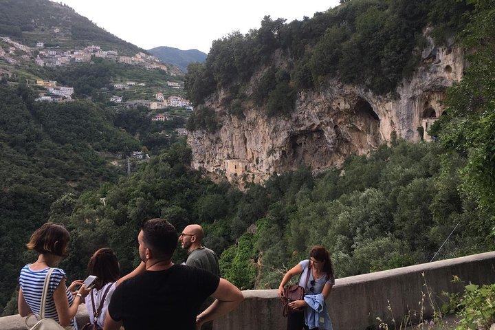 Visita guiada a pie de la ciudad de Ravello al atardecer