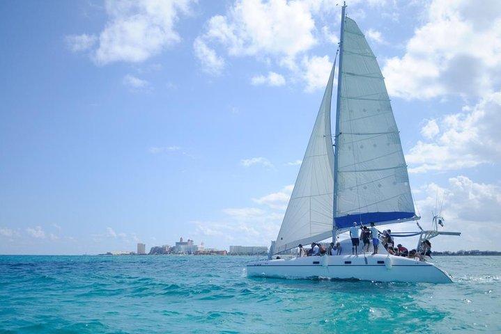 Meio dia de catamarã particular para Isla Mujeres