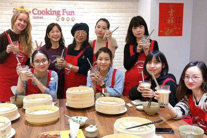 「小籠包、肉団子のとろみスープ、タピオカミルクティー」台湾伝統軽食体験-B (Taipei Cooking Class) 日本語対応可能