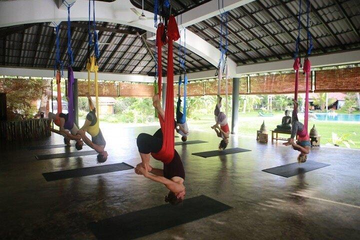 cours de yoga Sri Lanka - Yoga aérien (forfait bien-être Ayurveda)
