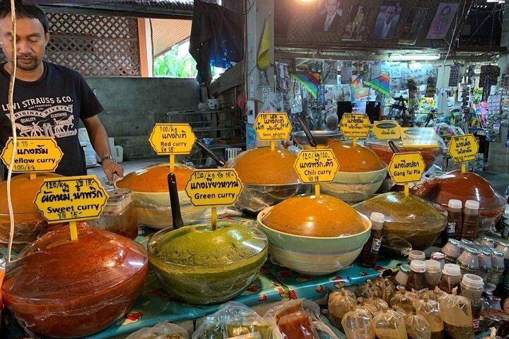 Thai-Kochkurs mit lokaler Markttour in Koh Samui