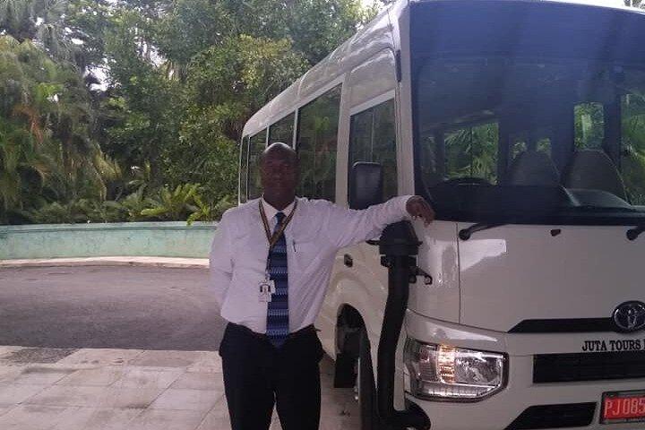 Transfer privado de Ocho Rios para o Aeroporto Sangster MBJ