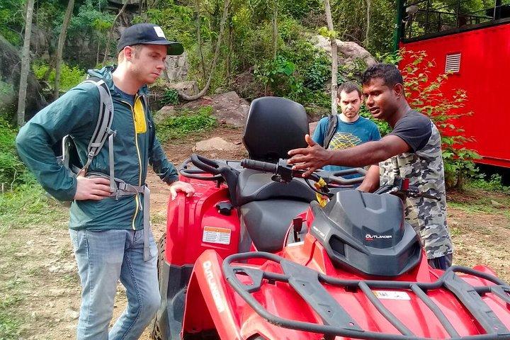 Rocky Hills di ATV Ride da Gampaha