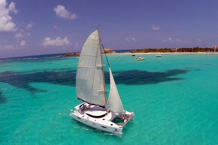 Deluxe Isla Mujeres zeiltocht met zonsondergang
