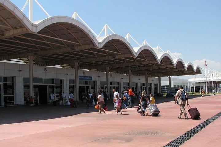アラニヤリゾートからアンタルヤ空港へのシャトルトランスファー