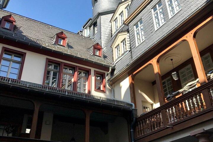 Historierne om Frankfurts nye gamle bydel: En selvguidet lydtur