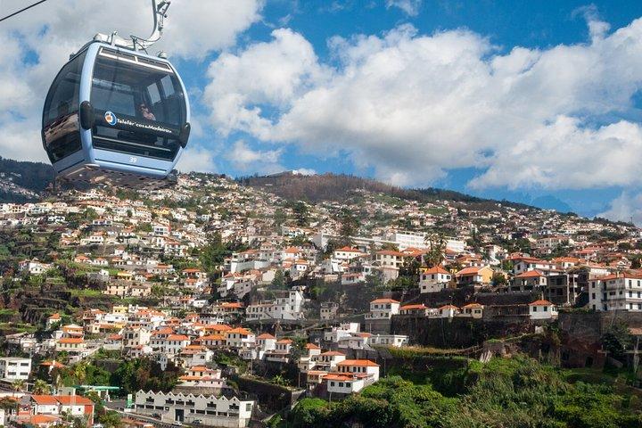 Recorrido privado a pie por lo mejor de Funchal con degustación de especialidades locales