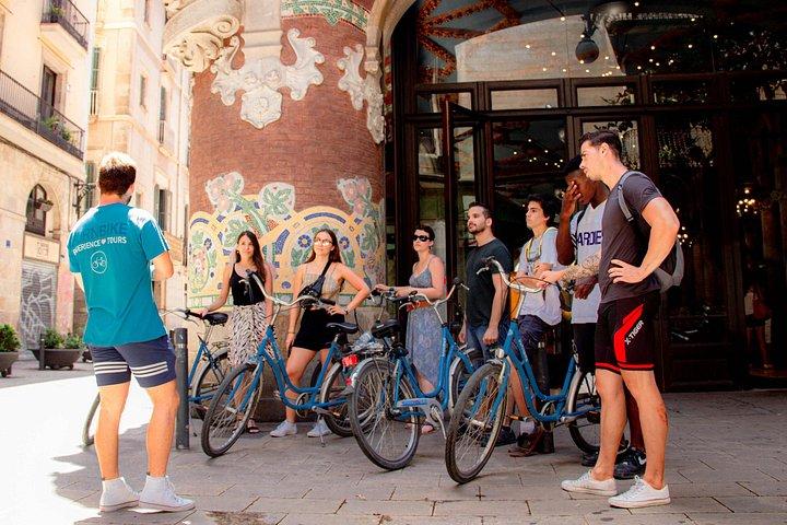 Historical and Modernist Bike Tour Barcelona