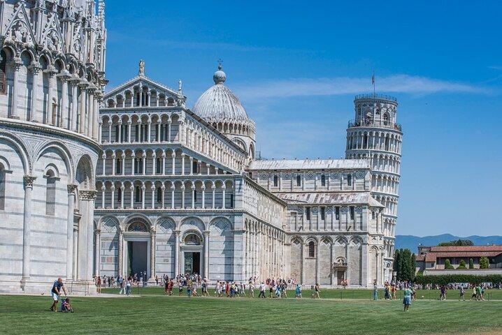 PRIVÉ dagtocht rond Pisa en Lucca vanuit Florence