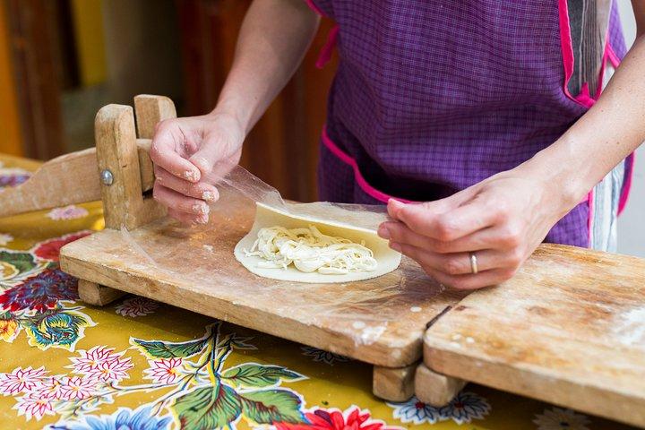 Mexikansk matlagning från grunden i ett lokalt hem i Tulum
