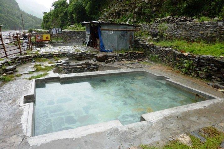 Tour noturno em Hot Spring em Pokhara
