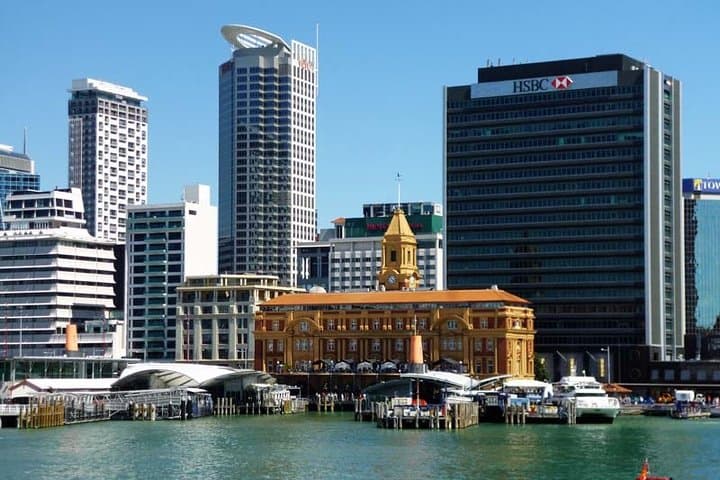 Airport Transfer: Auckland to Auckland Airport AKL by Luxury Car