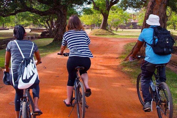 Giro ciclistico Mihintale da Anuradhapura
