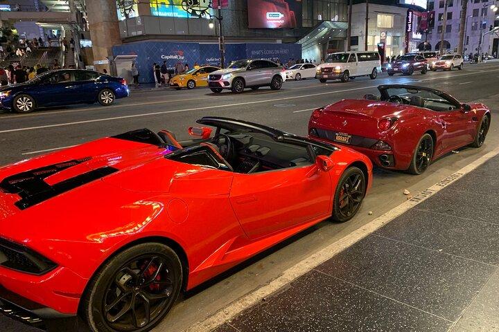フェラーリ「カリフォルニア T」ハリウッド サイン ビュー ポイントへのプライベート ツアー