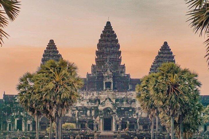 Angkor Private Car Tour: Angkor Wat, Bayon & Ta Prohm (Half Day)