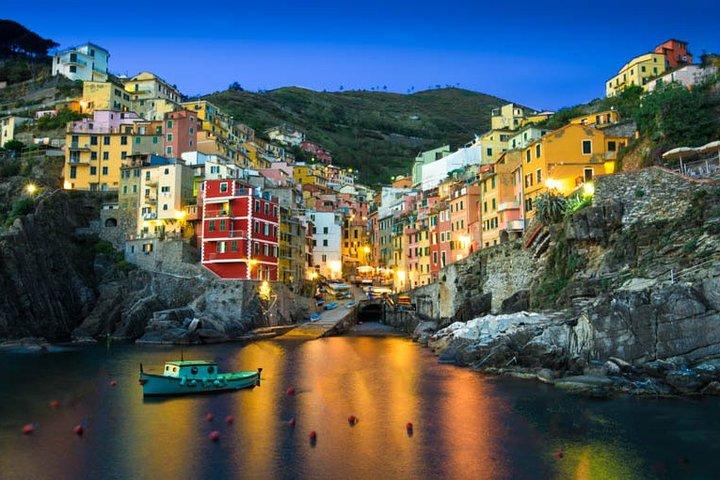 Excursión privada a Cinque Terre en minivan y ferry desde La Spezia