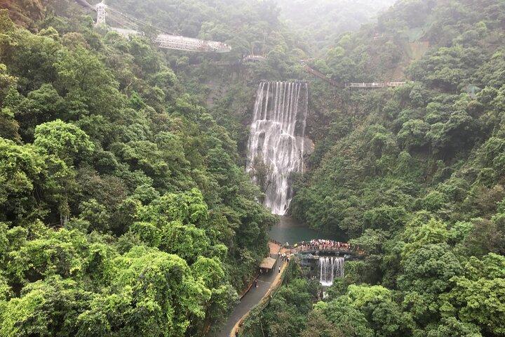 Private Day Tour naar Gulong Canyon en Cave Fairland vanuit Guangzhou
