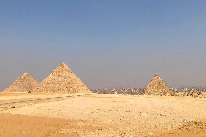 Tour privato di un'intera giornata alle piramidi di Giza, a Memphis e alle piramidi di Sakkara con pranzo
