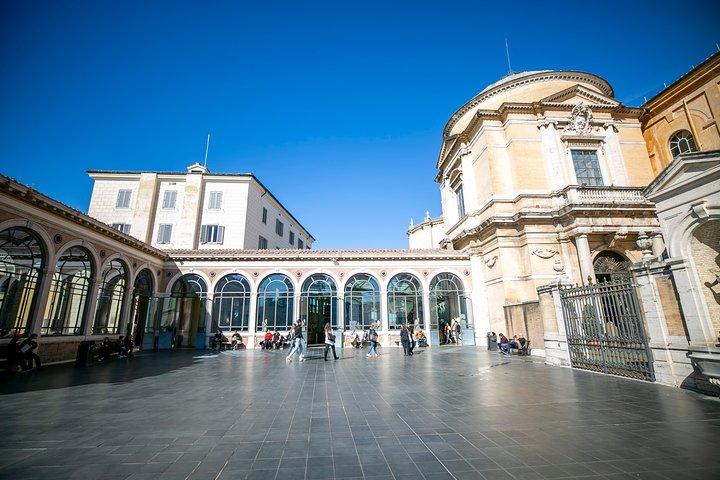 Skip-the-line Private Tour of The Vatican Museums Sistine Chapel and Saint Peter