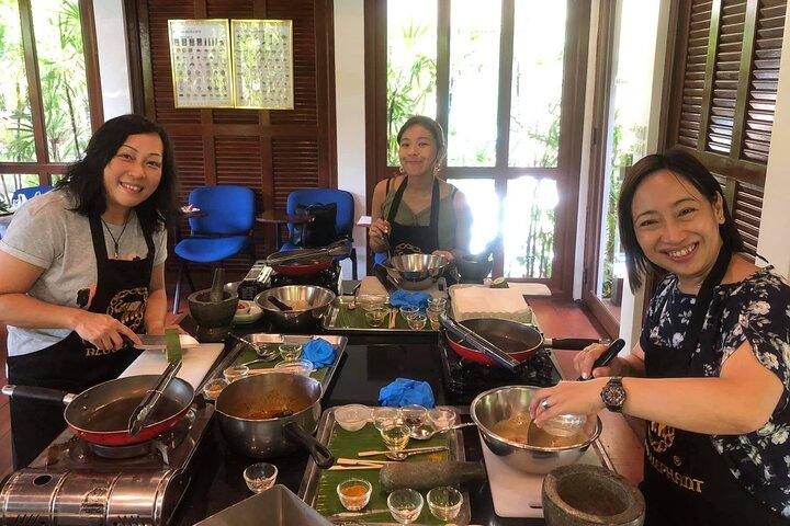 Blue Elephant Thai Cooking Class with Additional Dessert in Phuket