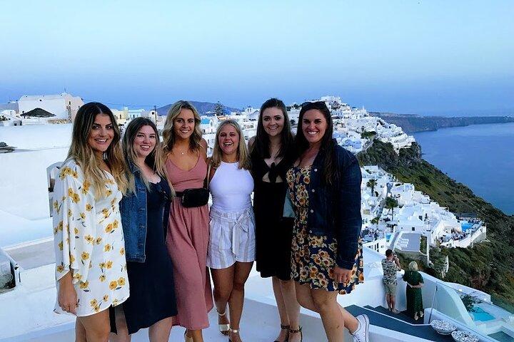 Experimente como um morador local Degustação de comida e vinho em Santorini